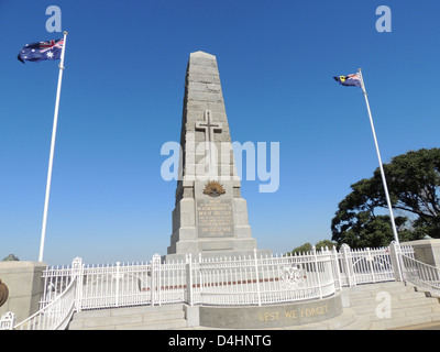 PERTH, Australien. Bundesstaat Western Australia War Memorial im Kings Park mit Blick auf die Stadt. Foto Tony Gale Stockfoto