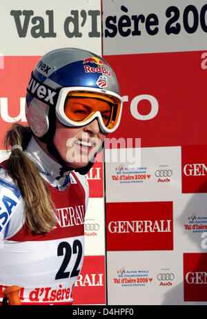 Lindsey Vonn aus den USA reagiert im Abgang nach ihrem Lauf in der Frauen Kombination Abfahrt während der alpinen Ski-WM in Val d ' Isere, Frankreich, 6. Februar 2009. Foto: STEPHAN JANSEN Stockfoto