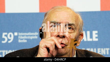 Französischer Filmemacher Claude Chabrol im Bild bei der Pressekonferenz für seinen Film? Bellamy? auf der 59. Internationalen Filmfestspiele Berlin in Berlin, Deutschland, 7. Februar 2009. Der Film läuft in der Sektion Berlinale Special, insgesamt 18 Filme konkurrieren für Silber und goldenen Bären der 59. Berlinale. Foto: Rainer Jensen Stockfoto