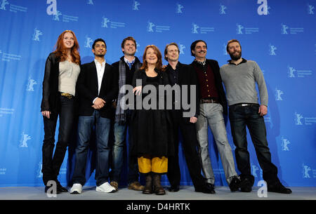 (L-R) Britische Schauspielerin Lily Cole, britischer Schauspieler Riz Ahmed, schwedische Schauspieler Jakob Cedergren, britische Regisseurin Sally Potter, US-Schauspieler Steve Buscemi, französischer Schauspieler Simon Abkarian und kanadischer Schauspieler Patrick stellen während des Telefonats Foto auf ihrem Film? Wut? auf der 59. Internationalen Filmfestspiele Berlin in Berlin, Deutschland, 8. Februar 2009. Der Film läuft im Wettbewerb, insgesamt 18 Stockfoto
