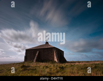 St. Aldhelm Kapelle befindet sich eine Kapelle von Norman auf St Aldhelm Kopf in der Pfarrei Wert Matravers, Swanage, Dorset. Stockfoto