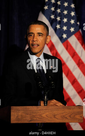 Washington DC, USA. 13. März 2013. US-Präsident Barack Obama liefert Hinweise auf die Organisation Aktion Abendessen im Restaurant Adour, St. Regis Hotel, Washington DC... Bildnachweis: Aude Guerrucci / Pool über CNP/Alamy Live-Nachrichten Stockfoto