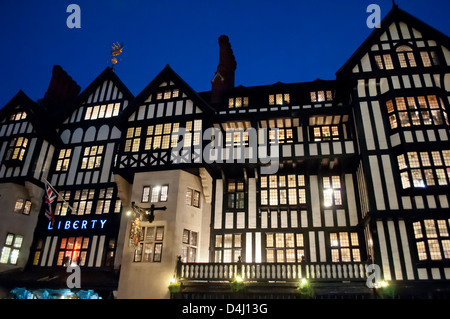 Liberty Kaufhaus im West End, London UK Stockfoto