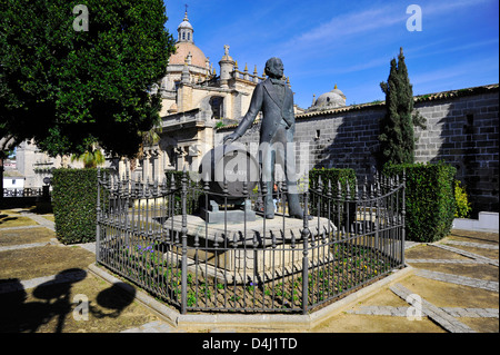 Statue von Manuel Maria Gonzalez Angel, Gründer der Firma Gonzalez Byass, Produzent von Schnaps und Sherry Weine, darunter Stockfoto