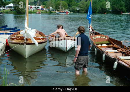 Thames Beale Park Bootsmesse, Pangbourne, England Juni 2010, kleine Wasserfahrzeuge auf dem Wasser in die Beale Park traditionellen Boat show Stockfoto