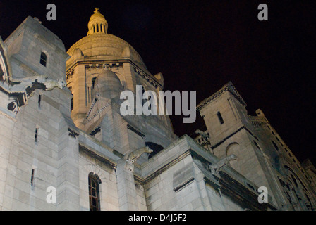 Die Basilika Sacre Coeur auf dem Montmartre, Paris bei Nacht Stockfoto