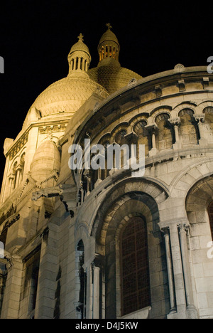 Die Basilika Sacre Coeur auf dem Montmartre, Paris bei Nacht Stockfoto