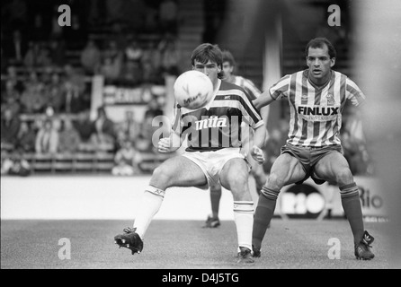 Aston Villa V Sheffield Wednesday am Park der Villa 05.04.1987 Villa Warren Aspinall und Larry kann von Sheffield Stockfoto
