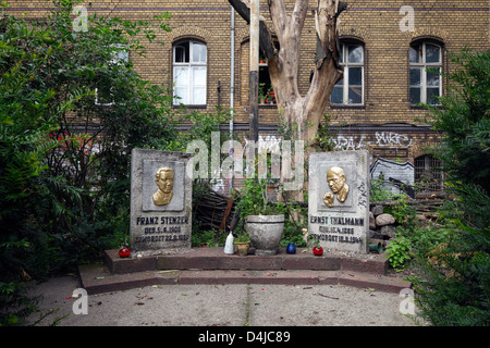 Berlin, Deutschland, Gedenksteine für Stenzer und Franz Ernst Thaelmann auf RAW Gelände Stockfoto