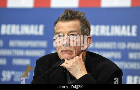 Schauspieler John Hurt im Bild während der Foto-Shooting des Films? Ein Engländer in New York? auf der 59. Internationalen Filmfestspiele Berlin in Berlin, Deutschland, 11. Februar 2009. Der Film zählt zu den 18 Filme im Wettbewerb um das Silber und goldenen Bären auf der 59. Berlinale ausgezeichnet. Die Gewinner werden am 14. Februar bekanntgegeben. Foto: Gero Breloer Stockfoto