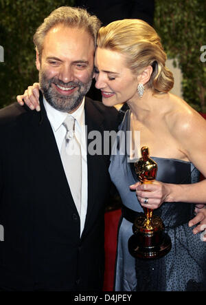 Schauspielerin Kate Winslet und Regisseur Sam Mendes kommen bei der Vanity Fair Oscar Party im Sunset Towers in West Hollywood, Los Angeles, USA, Sonntag, 22. Februar 2009. Foto: Hubert Boesl Stockfoto