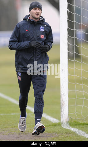 Kroatische Josip Simunic des Bundesligisten Hertha BSC Berlin während einer Trainingseinheit in Berlin, Deutschland, 26. Februar 2009 gezeigt. Foto: Soeren Stache Stockfoto
