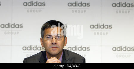 Adidas-CEO Herbert Hainer, während das Unternehmen spricht? s Bilanz-Pressekonferenz in Herzogenaurach, Deutschland, 4. März 2009. Nach einer erfolgreichen 2008 Europe? s größter Sport-Bekleidung Hersteller rechnet mit einem Rückgang bei Umsatz und Gewinn für das Jahr 2009. Foto: DANIEL KARMANN Stockfoto