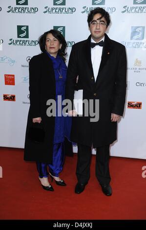 Pakistanischer Politiker Bilawal Bhutto Zardari (R) mit seiner Nichte Sanam Bhutto für die Verleihung der Frauen kommt? s World Awards 2009 in der Stadthalle in Wien, Österreich, 5. März 2009. Zum vierten Mal wurden die Auszeichnungen in 12 Kategorien, darunter einen Sonderpreis für sein Lebenswerk verliehen. Foto: Jörg CARSTENSEN Stockfoto