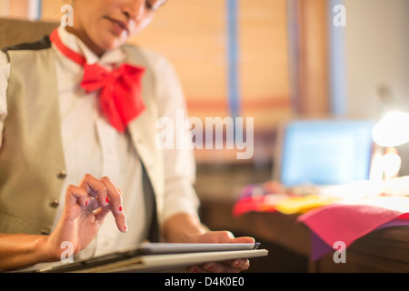 Geschäftsfrau mit Tablet-PC Stockfoto