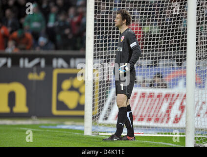 Stuttgart? s Torwart Jens Lehmann steht niedergeschlagen in der deutschen Bundesliga-Spiel Werder Bremen V VfB Stuttgart im Weser-Stadion Bremen, Deutschland, 15. März 2009. Bremen besiegt Stuttgart 4-0. Foto: Carmen Jaspersen Stockfoto