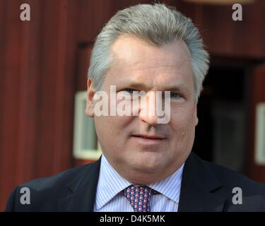 Ehemalige polnische Präsident Aleksander Kwasniewski besucht den Freizeitpark? Europa-Park? in Rust, Deutschland, 2. April 2009. Foto: Rolf Haid Stockfoto