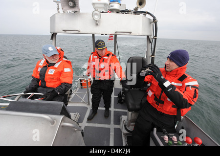 Kongressabgeordnete Bischof an Bord der Station Montauk Rettungsboot Stockfoto