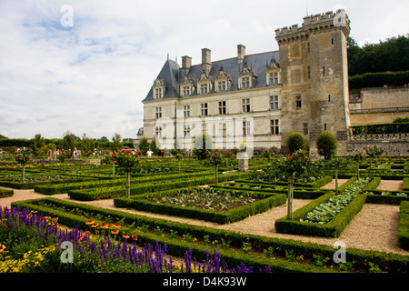 Das Schloss und das Teil der Renaissance-Küche-Garten in Villandry, Loiretal, Frankreich Stockfoto