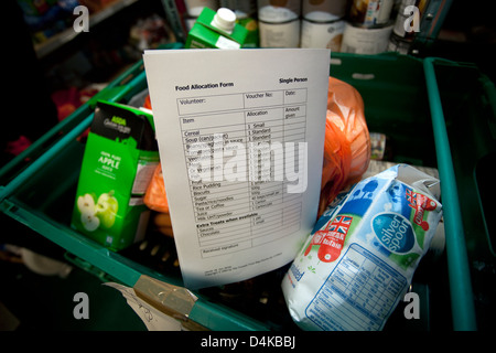 Lebensmittelhilfe in Peckham, Südlondon, ausgeführt von der Nächstenliebe Trussell Vertrauen Stockfoto