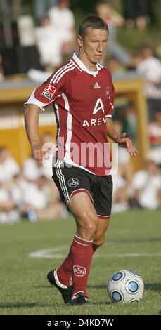 Slowakische Marek Mintal der deutschen Bundesliga Fußballclub 1. FC Nürnberg in Aktion bei einem Testspiel gegen DJK Weingarts in Kunreuth, Deutschland, 5. Juli 2009 gezeigt. Nürnberg besiegt Weingarts 10-0. Foto: Daniel Karmann Stockfoto