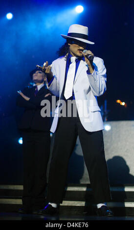 William Hall verdoppelt sich Michael Jackson während der? Stars in Concert? Show im Hotel Estrel in Berlin, Deutschland, 6. März 2009. Foto: Hannibal Stockfoto