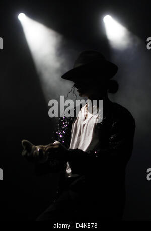 William Hall verdoppelt sich Michael Jackson während der? Stars in Concert? Show im Hotel Estrel in Berlin, Deutschland, 6. März 2009. Foto: Hannibal Stockfoto
