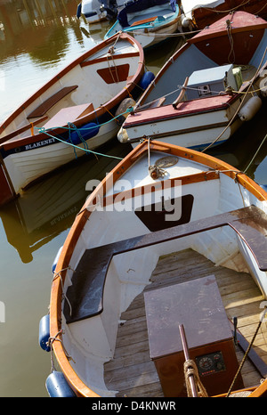 Boote am Blakeney Quay in North Norfolk, Großbritannien Stockfoto