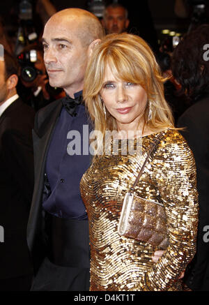 US-Schauspielerin Rosanna Arquette (R) und deutsche Schauspieler Jean-Marc Barr (L) bei der Premiere von ankommen? Antichrist? bei den 62. Filmfestspielen in Cannes, Frankreich Mai 18. 2009. Foto: Hubert Boesl Stockfoto