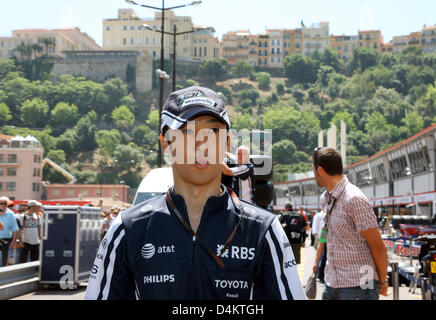 Japanische Formel Eins Fahrer Kazuki Nakajima Williams kommt in der Formel1 Rennstrecke von Monte Carlo, Monaco, 20. Mai 2009. Der Grand Prix von Monaco wird am 24. Mai stattfinden. Foto: JENS Büttner Stockfoto