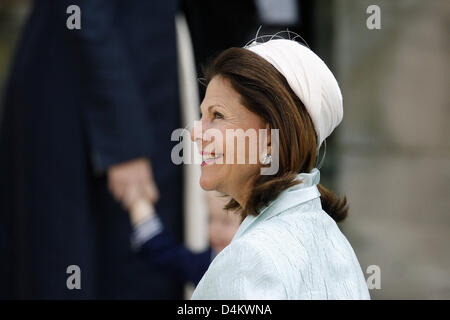 Königin Silvia von Schweden kommt für die Hochzeit von Kelly Jeanne Rondestvedt mit Hubertus Michael Erbprinz von Sachsen-Coburg und Gotha in Coburg, Deutschland, 23. Mai 2009. Rund 400 Gäste, viele welche Berühmtheiten und europäische Aristokraten, die Hochzeit besucht. Foto: Daniel Karmann Stockfoto