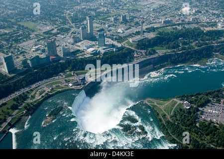 AERIAL HORSESHOE FALLS NIAGARA WASSERFÄLLE GRENZE ZU ONTARIO KANADA NEW YORK STATE USA Stockfoto