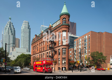 GOODERHAM BUILDING (©DAVID ROBERTS JR 1892) BROOKFIELD PLACE (© BREGMAN & HAMANN 1992) FRONT STREET TORONTO ONTARIO KANADA Stockfoto