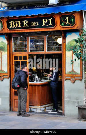 Barcelona, Katalonien, Spanien. Bar del Pi in Plaça Sant Josep Oriol. Winter Stockfoto