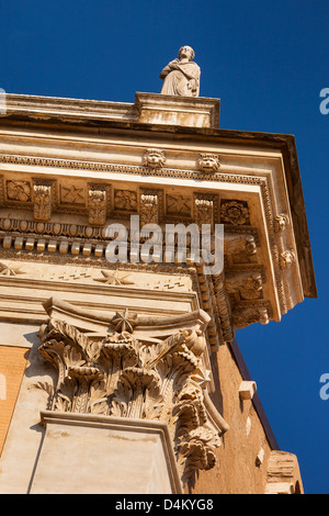 Architektonische Details auf Palazzo Senatorio in Piazza Campidoglio am Kapitol, Rom, Italien Stockfoto