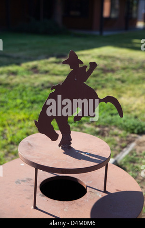 Eisenskulptur ein Cowboy Reiten, USA Stockfoto