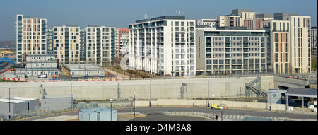 Londoner Olympia-Athleten Dorf Unterkunft in Häusern mit Stratford International Bahnhof angrenzenden umgewandelt Stockfoto