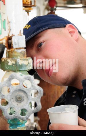 Coast Guard Cutter entscheidende bereitet für Karneval Stockfoto