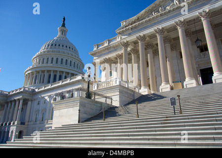 United States Capitol Building Kuppel und Senat Schritte. Washington DC Stockfoto