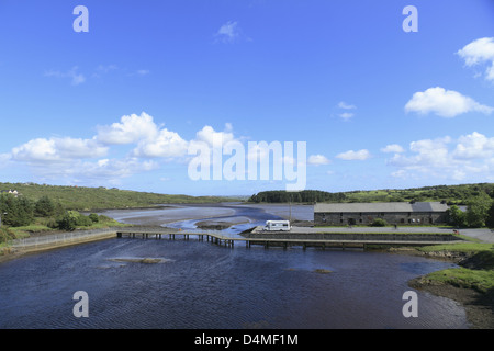 Der Mündung des Bawnaknockane Flusses in der Nähe von Ballydehob, West County Cork, Irland Stockfoto