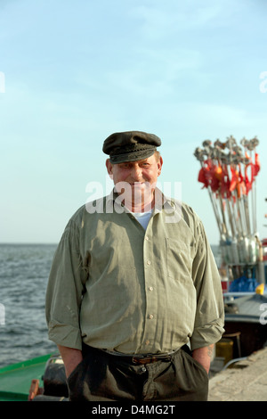 Kuss Feld, Polen, kaschubische Fischer am Hafen Stockfoto