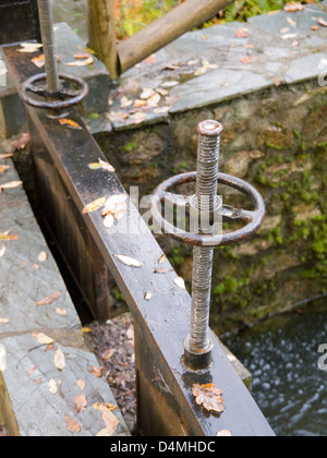 Bewässerung Graben Mechanismus Detail auf Natur Stockfoto