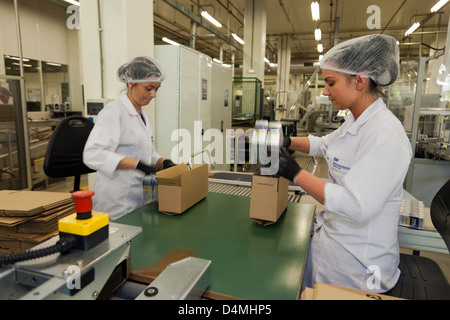 Posen, Polen, Mitarbeiter bei Beiersdorf Manufacturing Poznan Sp Stockfoto