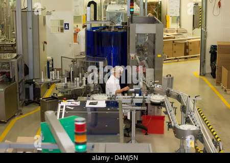 Posen, Polen, Mitarbeiter bei Beiersdorf Manufacturing Poznan Sp Stockfoto