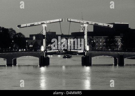 Die Magare Brug (Magere Brücke), Amsterdam, Holland Stockfoto