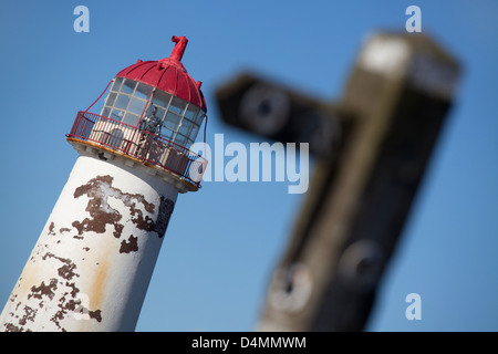 Wales Küstenweg in Nord-Wales. Seitlicher Blick auf den Leuchtturm Talacre hautnah. Stockfoto