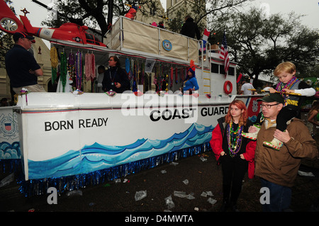 Coast Guard Schwimmer beteiligt sich an König Rex parade Stockfoto