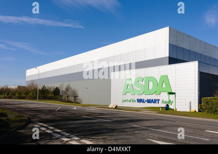 Großen Asda Distributionszentrum, Daventry International Rail Freight Terminal (DIRFT). Stockfoto