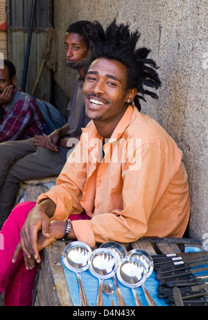 Verkäufer im Mercato, der größte Markt in Afrika, Addis Abeba, Äthiopien Stockfoto