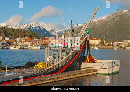 Sitka, Alaska 16. März 2013 seine Fischer Geldbörse Vorbereitung für kommende Heringsfischerei Sac Roe. Stockfoto